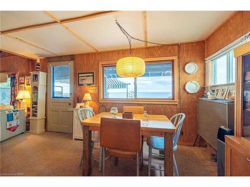 4047 Crystal Beach Hill Lane, Crystal Beach, ON - Indoor Photo Showing Dining Room