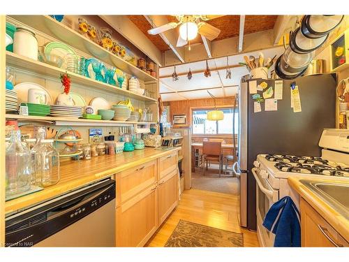 4047 Crystal Beach Hill Lane, Crystal Beach, ON - Indoor Photo Showing Kitchen