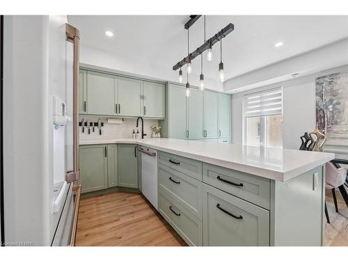 213-26 Western Battery Road, Toronto, ON - Indoor Photo Showing Kitchen