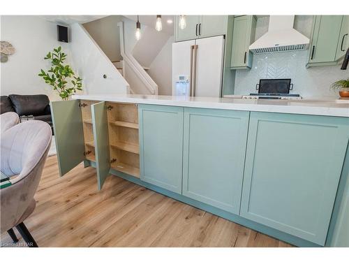 213-26 Western Battery Road, Toronto, ON - Indoor Photo Showing Kitchen