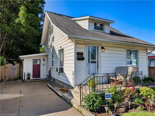 6620 Barker Street, Niagara Falls, ON - Outdoor