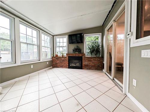 6620 Barker Street, Niagara Falls, ON - Indoor Photo Showing Other Room With Fireplace