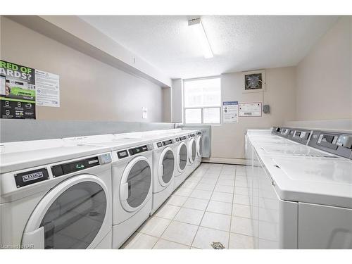 910-359 Geneva Street Street, St. Catharines, ON - Indoor Photo Showing Laundry Room