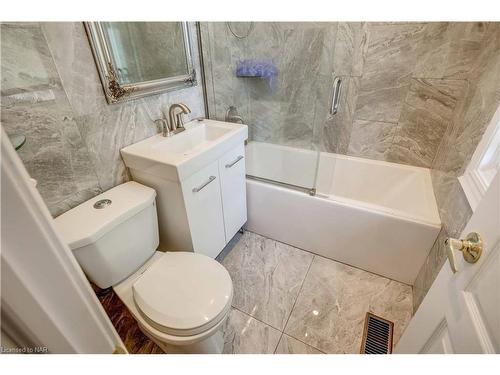 6259 Atlee Street, Niagara Falls, ON - Indoor Photo Showing Bathroom