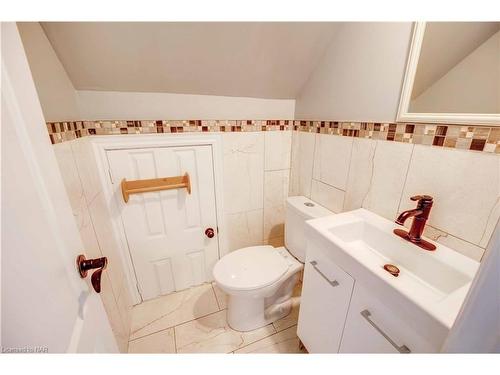 6259 Atlee Street, Niagara Falls, ON - Indoor Photo Showing Bathroom