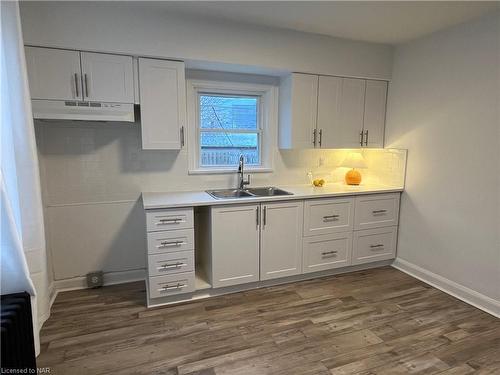 267 Niagara Street, St. Catharines, ON - Indoor Photo Showing Kitchen With Double Sink