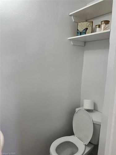 267 Niagara Street, St. Catharines, ON - Indoor Photo Showing Bathroom