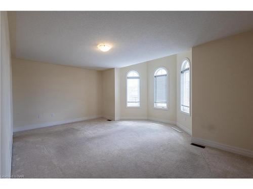 9462 Tallgrass Avenue, Niagara Falls, ON - Indoor Photo Showing Other Room