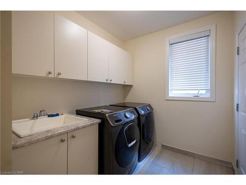 9462 Tallgrass Avenue, Niagara Falls, ON - Indoor Photo Showing Laundry Room