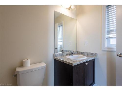 9462 Tallgrass Avenue, Niagara Falls, ON - Indoor Photo Showing Bathroom