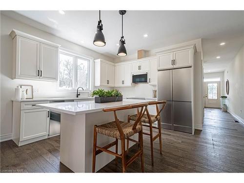 500 Royal Ridge Drive, Fort Erie, ON - Indoor Photo Showing Kitchen With Upgraded Kitchen