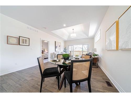 500 Royal Ridge Drive, Fort Erie, ON - Indoor Photo Showing Dining Room