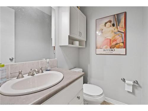 6 Butler Crescent, St. Catharines, ON - Indoor Photo Showing Bathroom