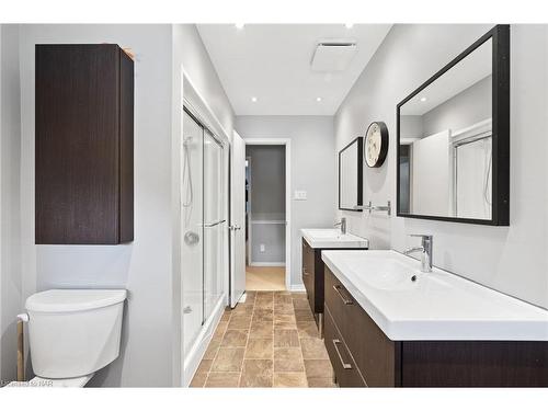 6 Butler Crescent, St. Catharines, ON - Indoor Photo Showing Bathroom