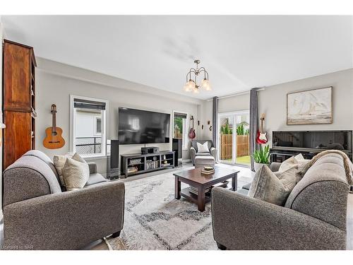 346 Concession 3 Road, St. Davids, ON - Indoor Photo Showing Living Room