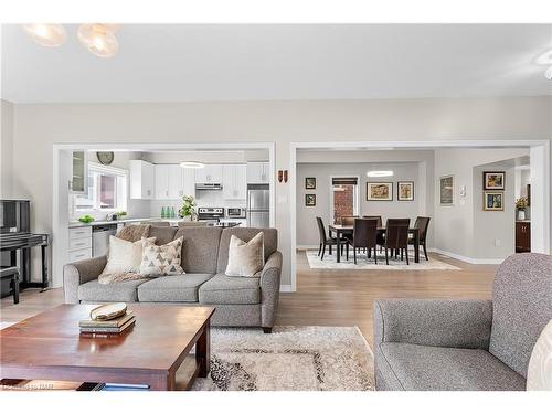 346 Concession 3 Road, St. Davids, ON - Indoor Photo Showing Living Room