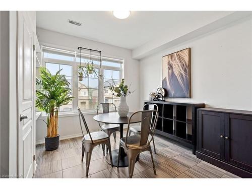 5060 Serena Drive Drive, Lincoln, ON - Indoor Photo Showing Dining Room