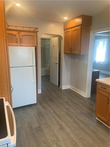 3 Ivy Avenue, St. Catharines, ON - Indoor Photo Showing Kitchen