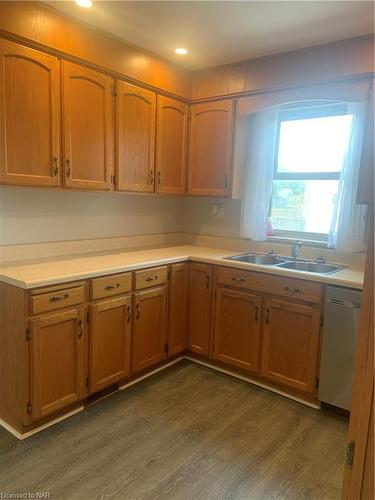 3 Ivy Avenue, St. Catharines, ON - Indoor Photo Showing Kitchen With Double Sink