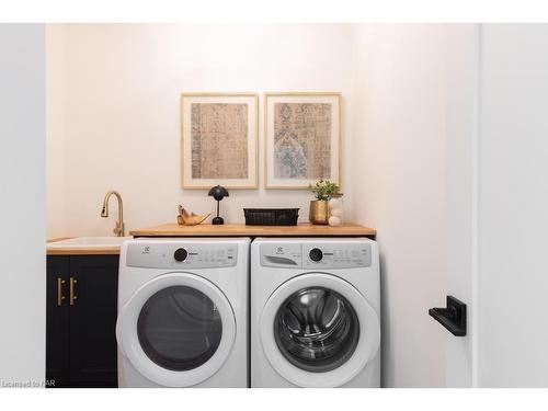 1600 Concession Rd 6, Niagara-On-The-Lake, ON - Indoor Photo Showing Laundry Room