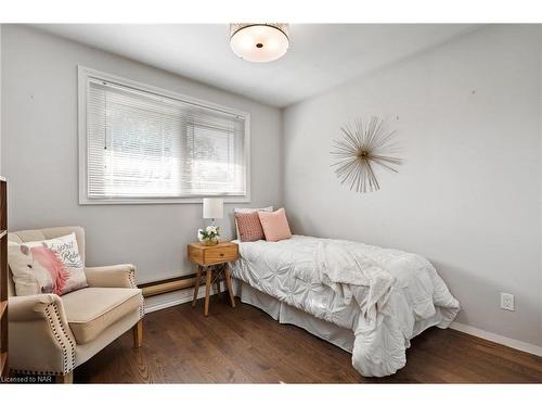 1966 Winger Road, Fort Erie, ON - Indoor Photo Showing Bedroom