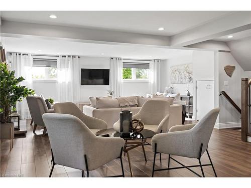 1966 Winger Road, Fort Erie, ON - Indoor Photo Showing Living Room