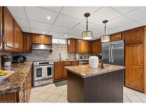 1966 Winger Road, Fort Erie, ON - Indoor Photo Showing Kitchen With Upgraded Kitchen