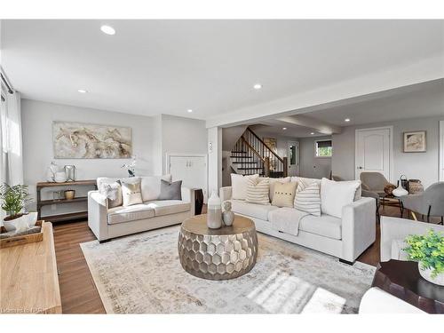 1966 Winger Road, Fort Erie, ON - Indoor Photo Showing Living Room