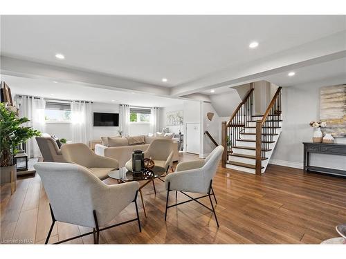 1966 Winger Road, Fort Erie, ON - Indoor Photo Showing Living Room