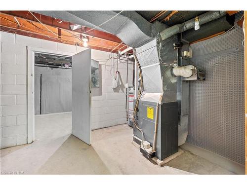 5895 Valley Way, Niagara Falls, ON - Indoor Photo Showing Basement