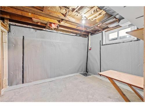 5895 Valley Way, Niagara Falls, ON - Indoor Photo Showing Basement