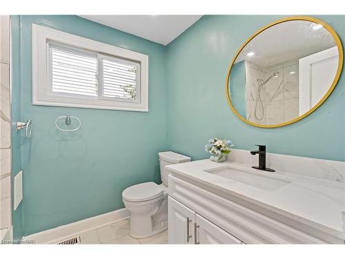 458 Lakeside Road, Fort Erie, ON - Indoor Photo Showing Bathroom