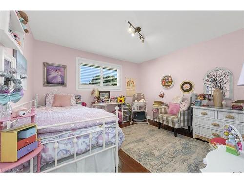 48 Shetland Crescent, St. Catharines, ON - Indoor Photo Showing Bedroom