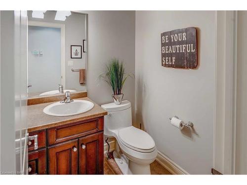 7178 St Michael Avenue, Niagara Falls, ON - Indoor Photo Showing Bathroom