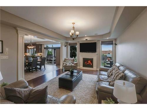 7178 St Michael Avenue, Niagara Falls, ON - Indoor Photo Showing Living Room With Fireplace