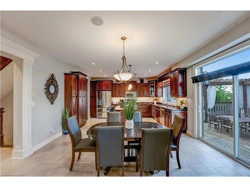 7178 St Michael Avenue, Niagara Falls, ON - Indoor Photo Showing Dining Room