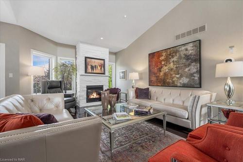 1025 Pelham Road, St. Catharines, ON - Indoor Photo Showing Living Room With Fireplace