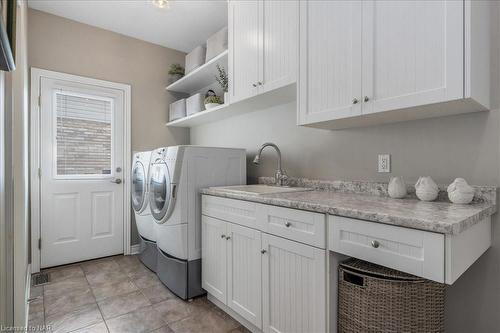 1025 Pelham Road, St. Catharines, ON - Indoor Photo Showing Laundry Room