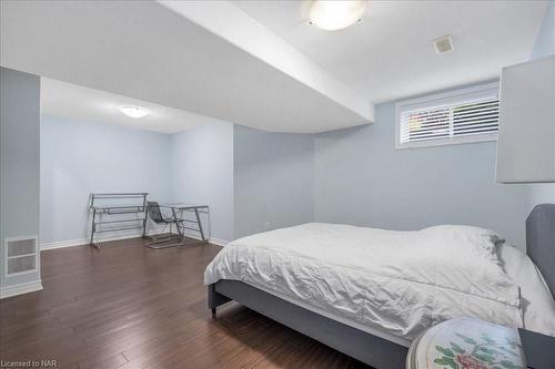 1025 Pelham Road, St. Catharines, ON - Indoor Photo Showing Bedroom