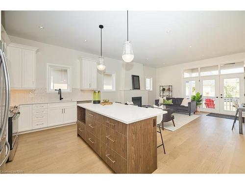 20 Butternut Crescent, Ridgeway, ON - Indoor Photo Showing Kitchen With Upgraded Kitchen