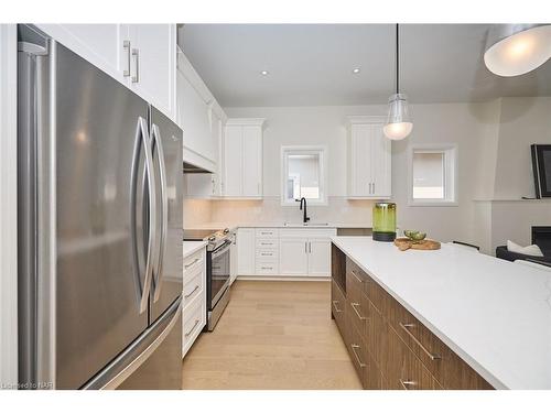 20 Butternut Crescent, Ridgeway, ON - Indoor Photo Showing Kitchen With Upgraded Kitchen