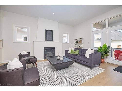 20 Butternut Crescent, Ridgeway, ON - Indoor Photo Showing Living Room With Fireplace