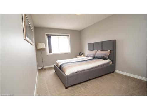 103 Morris Trail, Welland, ON - Indoor Photo Showing Bedroom