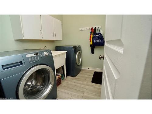 103 Morris Trail, Welland, ON - Indoor Photo Showing Laundry Room