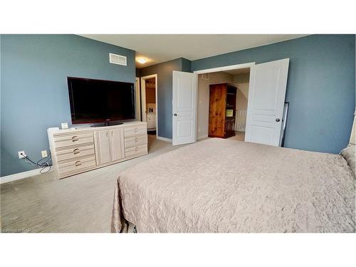 103 Morris Trail, Welland, ON - Indoor Photo Showing Bedroom