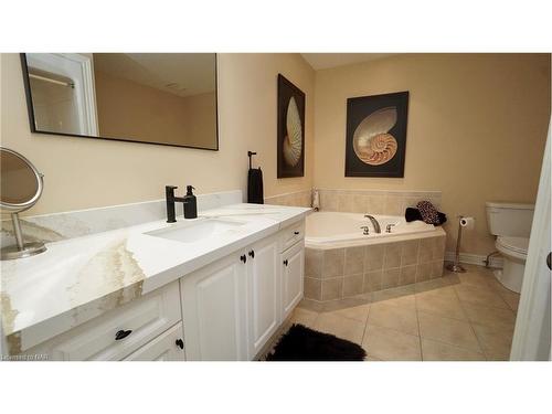 103 Morris Trail, Welland, ON - Indoor Photo Showing Bathroom