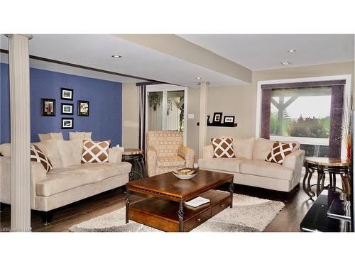 103 Morris Trail, Welland, ON - Indoor Photo Showing Living Room