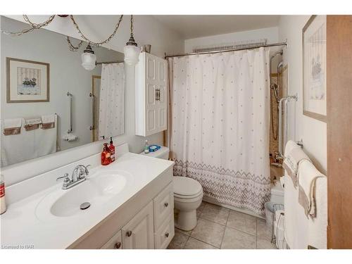 6216 Eldorado Avenue, Niagara Falls, ON - Indoor Photo Showing Bathroom