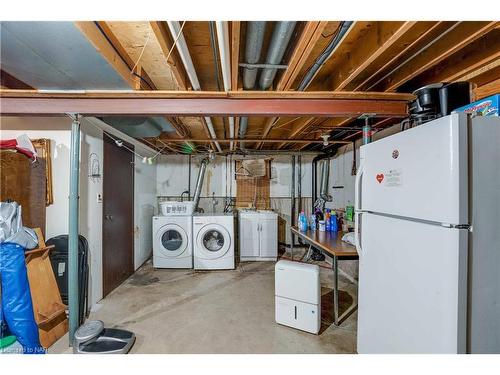 6216 Eldorado Avenue, Niagara Falls, ON - Indoor Photo Showing Laundry Room