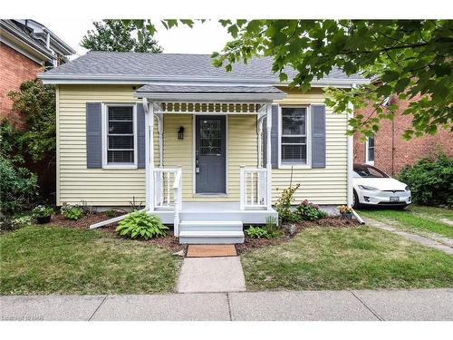 11 Henry Street, St. Catharines, ON - Outdoor With Facade